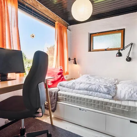 5 Bedroom Amazing In 度假居 卡伦堡