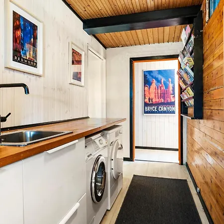 5 Bedroom Amazing In *