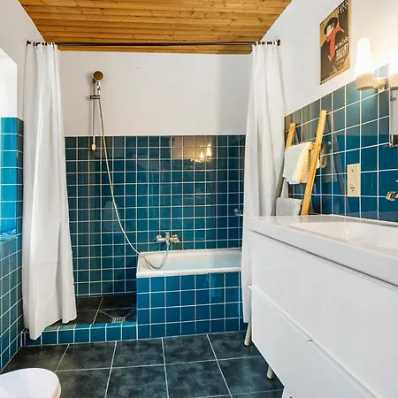 بيت للعطل 5 Bedroom Amazing In *